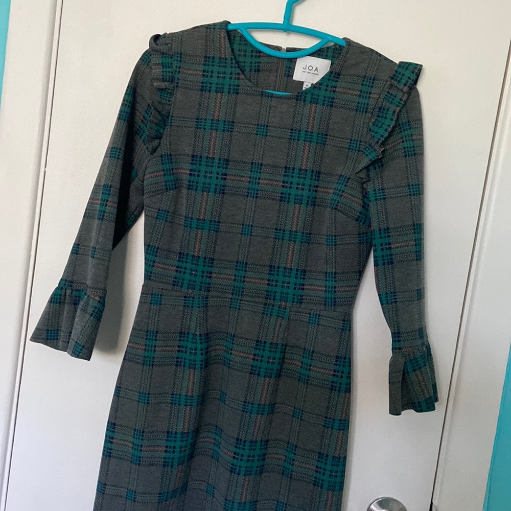 Plaid ruffle sleeve dress ModCloth Size XS grey/green